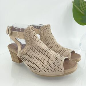 Earth Women's Ivy Syrah Sandal Size 9 Block Heel Slingback Open Toe Tan Nude